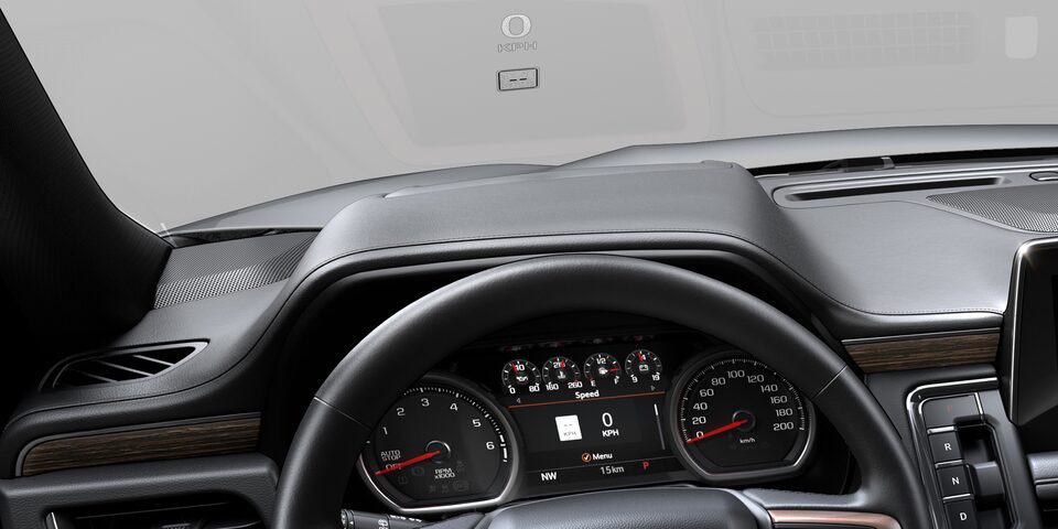 Head-Up Display en Chevrolet Suburban 2023, camioneta grande
